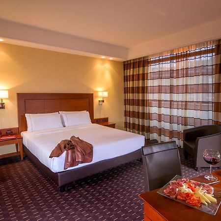 Hotel Capannelle Roma Екстер'єр фото