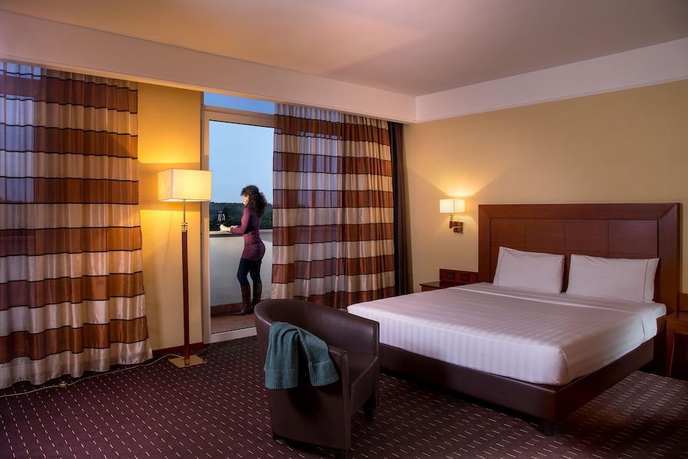 Hotel Capannelle Roma Екстер'єр фото