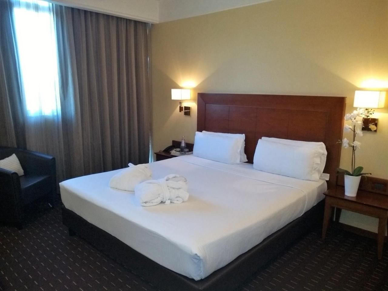 Hotel Capannelle Roma Екстер'єр фото