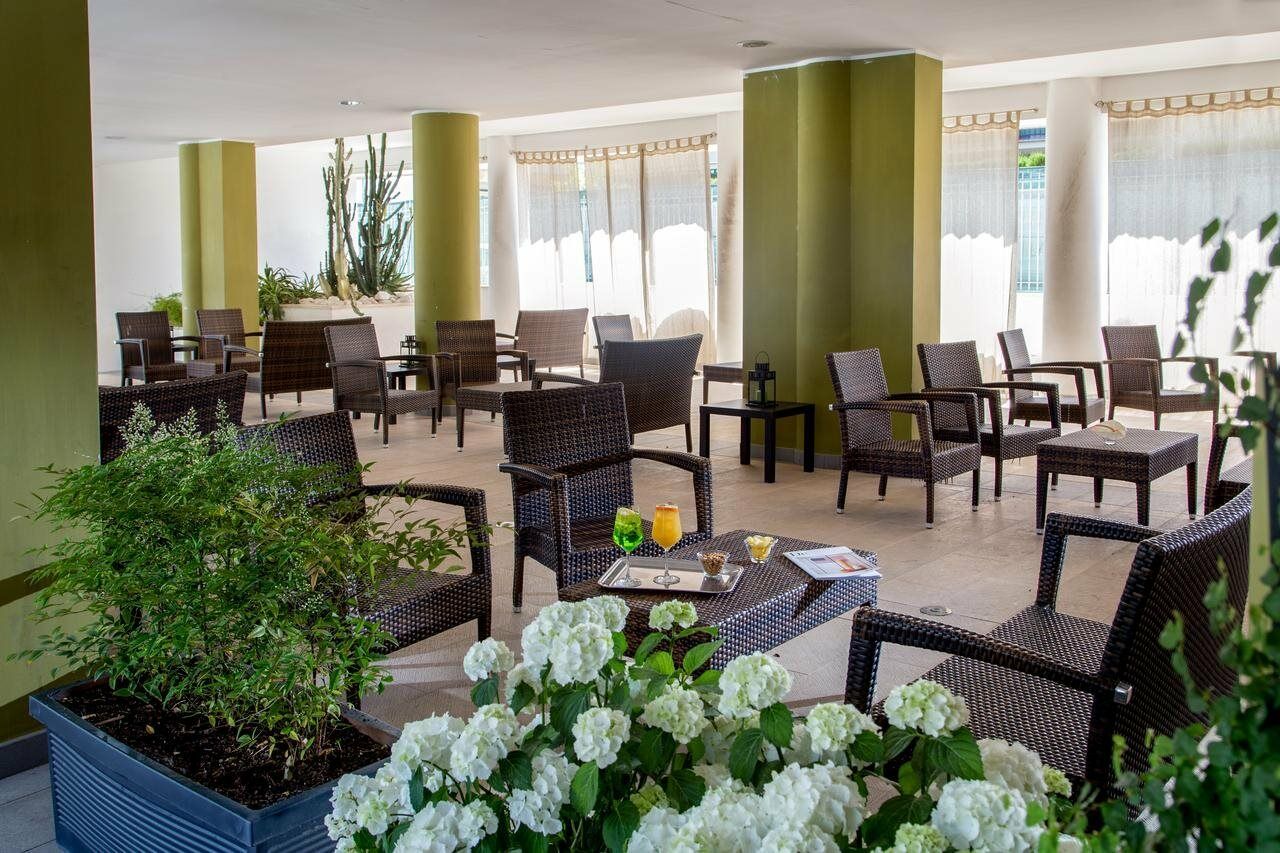 Hotel Capannelle Roma Екстер'єр фото